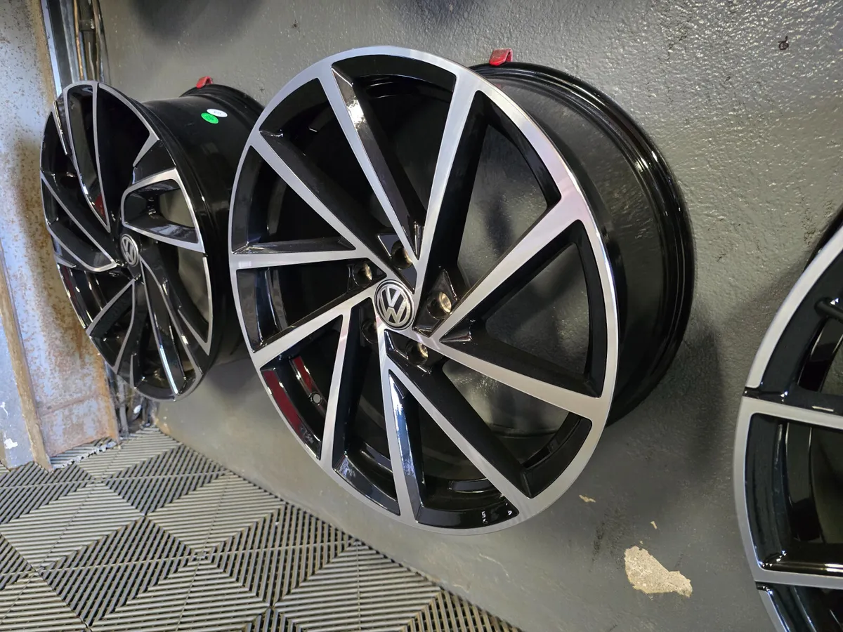 **Special** 18" Volkswagen Spielberg Style - Image 1