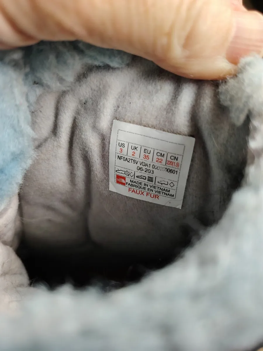 Northface kids boots - Image 2