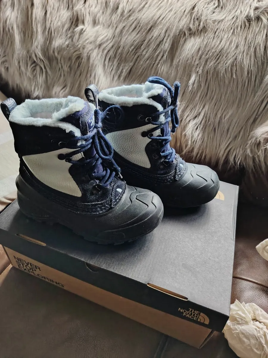 Northface kids boots - Image 1