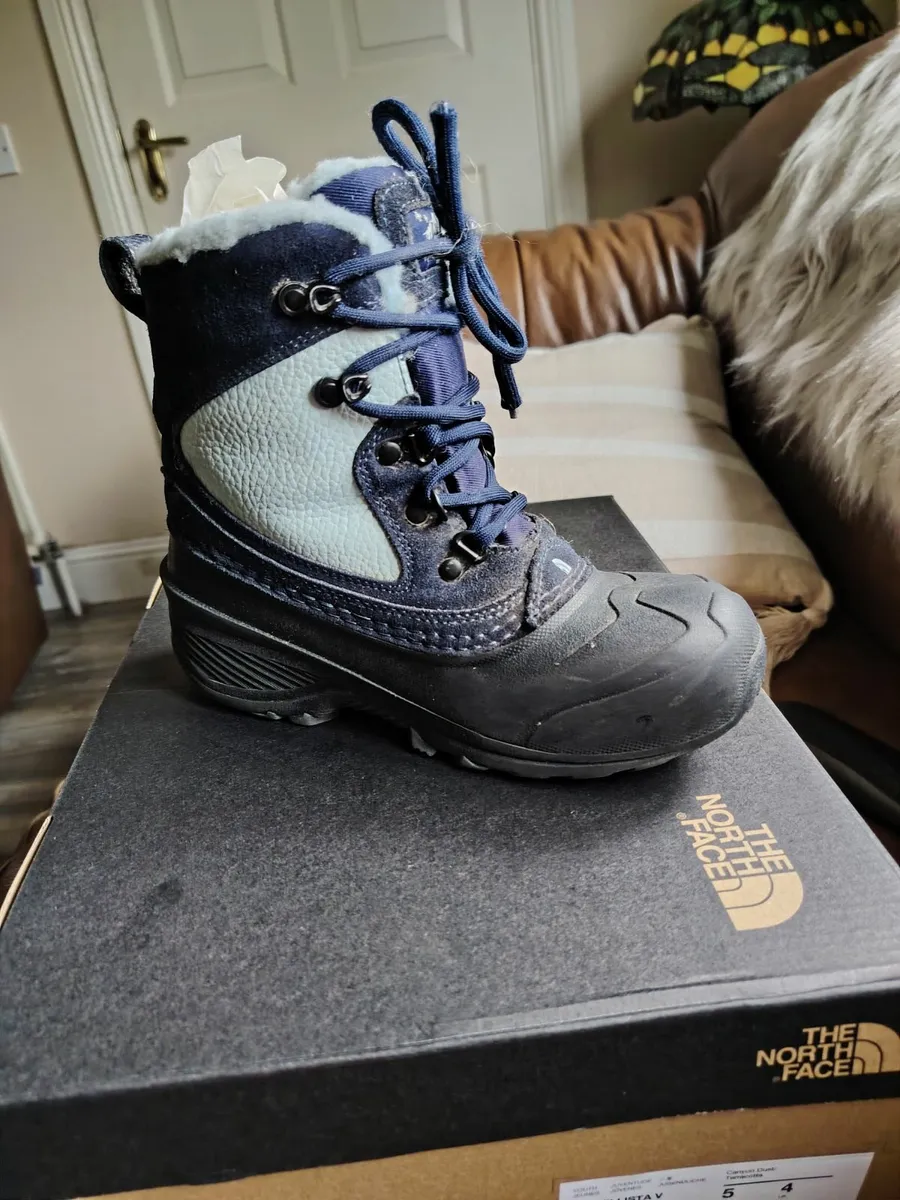 Northface kids boots - Image 3