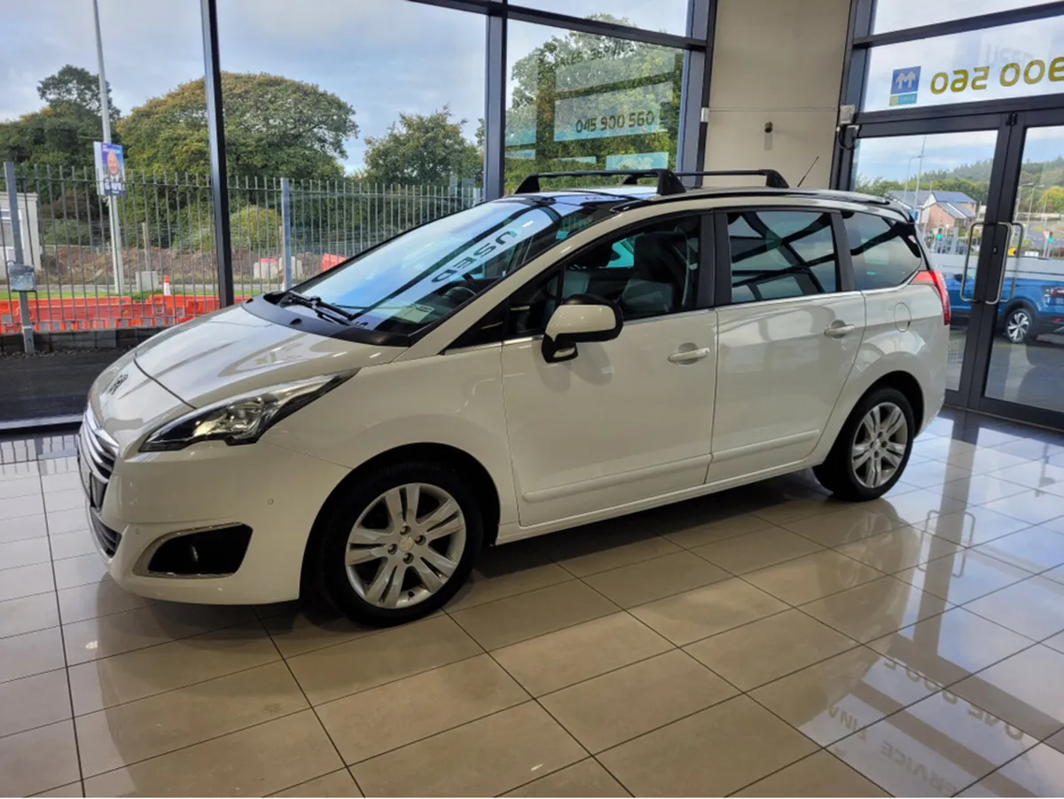 Peugeot 5008 FAMILY 1.6 BLUE HDI 120 L - Image 1