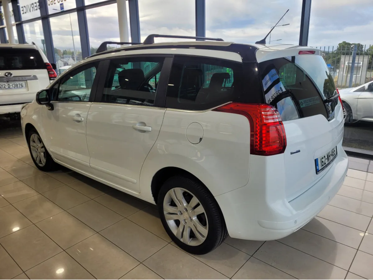 Peugeot 5008 FAMILY 1.6 BLUE HDI 120 L - Image 4
