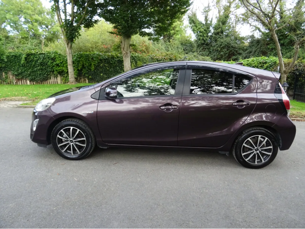 Toyota Aqua 1.5 AUTO HYBRID ANDROID AUTO - Image 3
