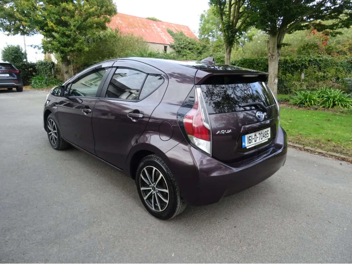 Toyota Aqua 1.5 AUTO HYBRID ANDROID AUTO - Image 4