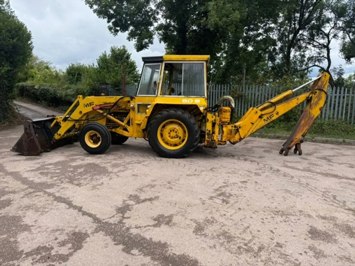 MF50B BACKHOE, 2 BUCKETS - Image 4
