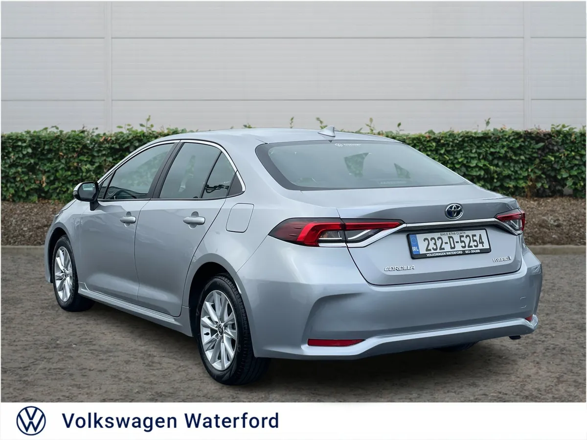 2023 Toyota Corolla Luna 1.8 Hybrid - Image 4
