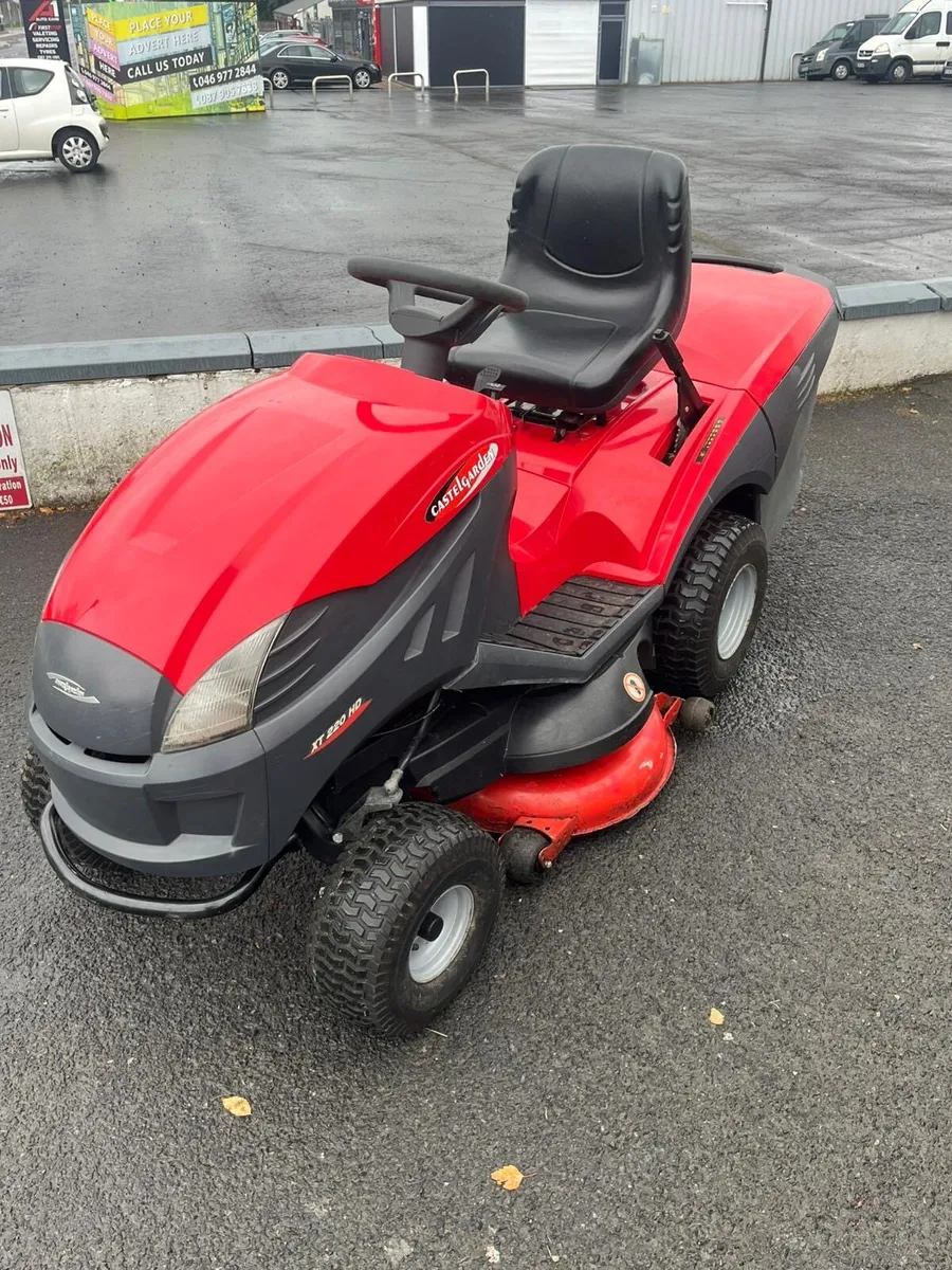 Castlegarden ride on mower - Image 1