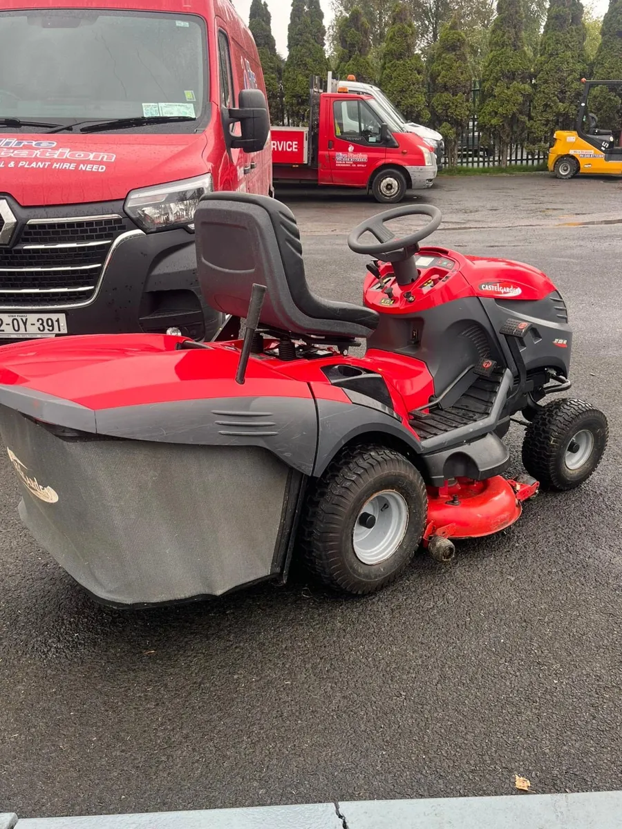 Castlegarden ride on mower - Image 2