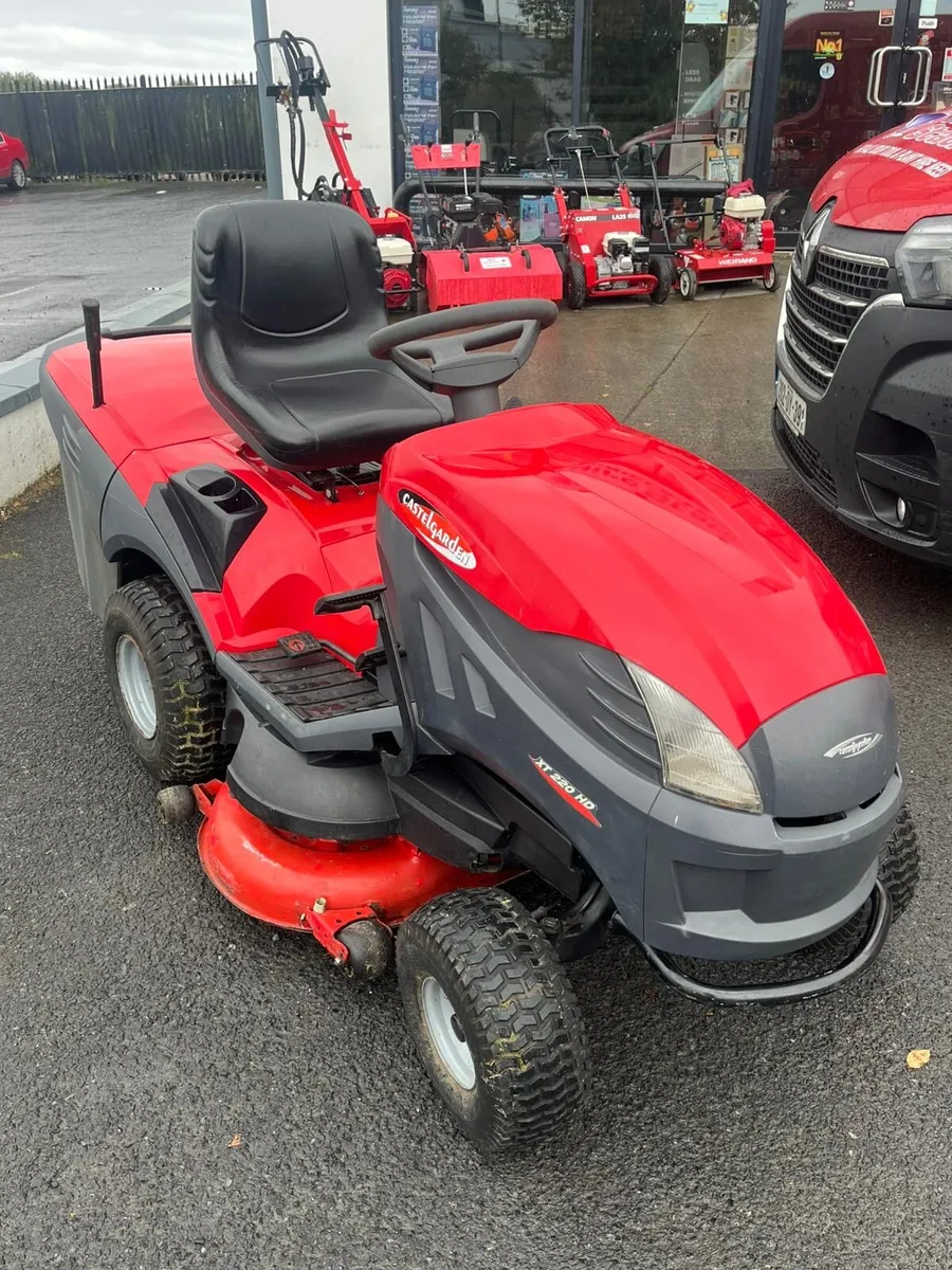 Castlegarden ride on mower - Image 4