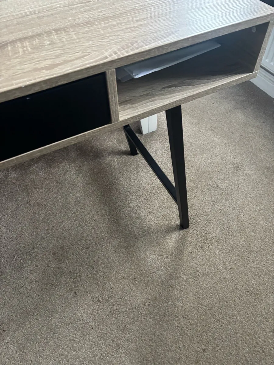 Computer table - Image 3