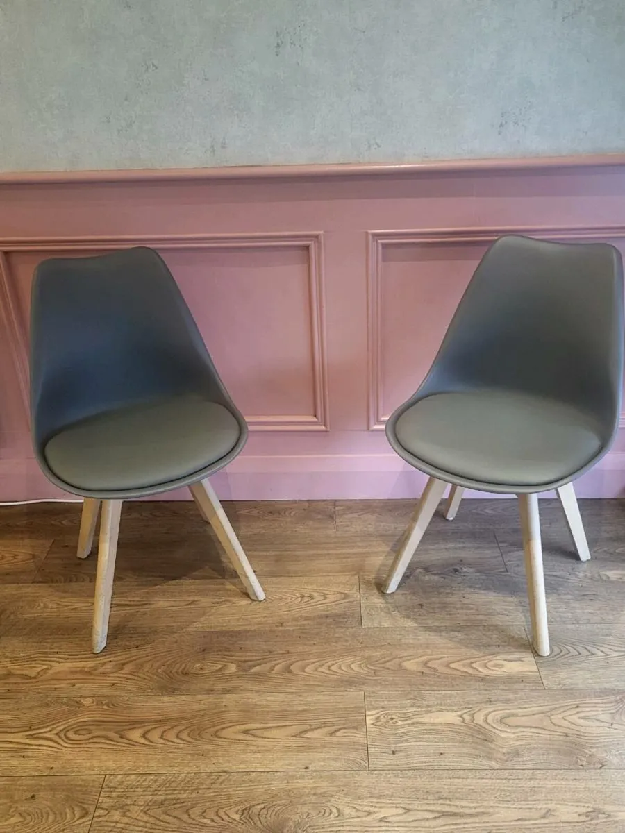 Selection of furniture - Image 4