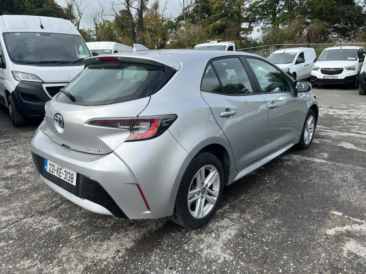 Toyota Corolla Hatchback 1.8L Mild Hybrid - Image 2