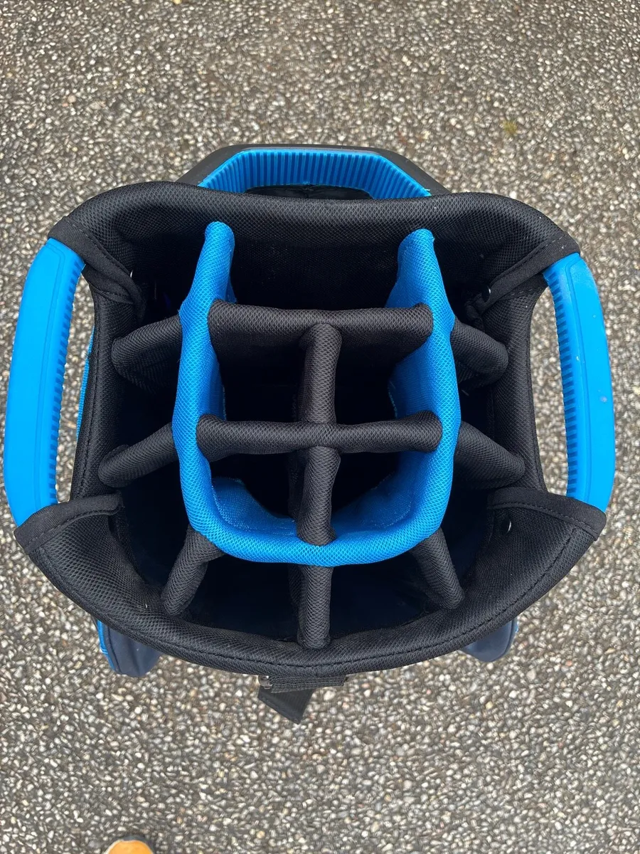 Taylormade waterproof bag - Image 3