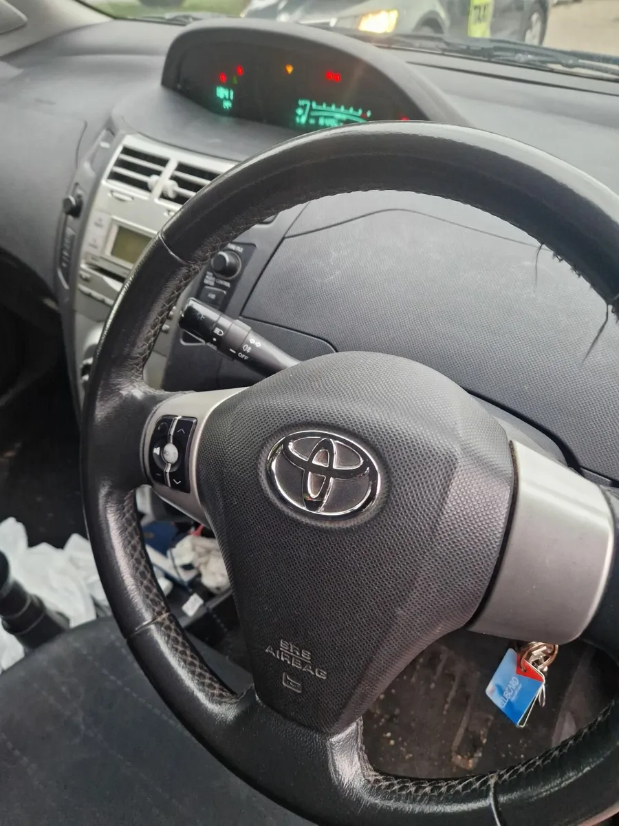 Toyota Yaris 2008 - Image 4