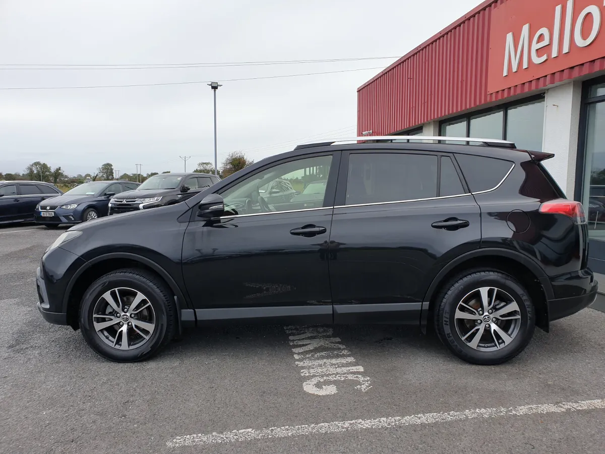 Toyota RAV4 2.0 D4D LUNA **LOW KMS** - Image 3