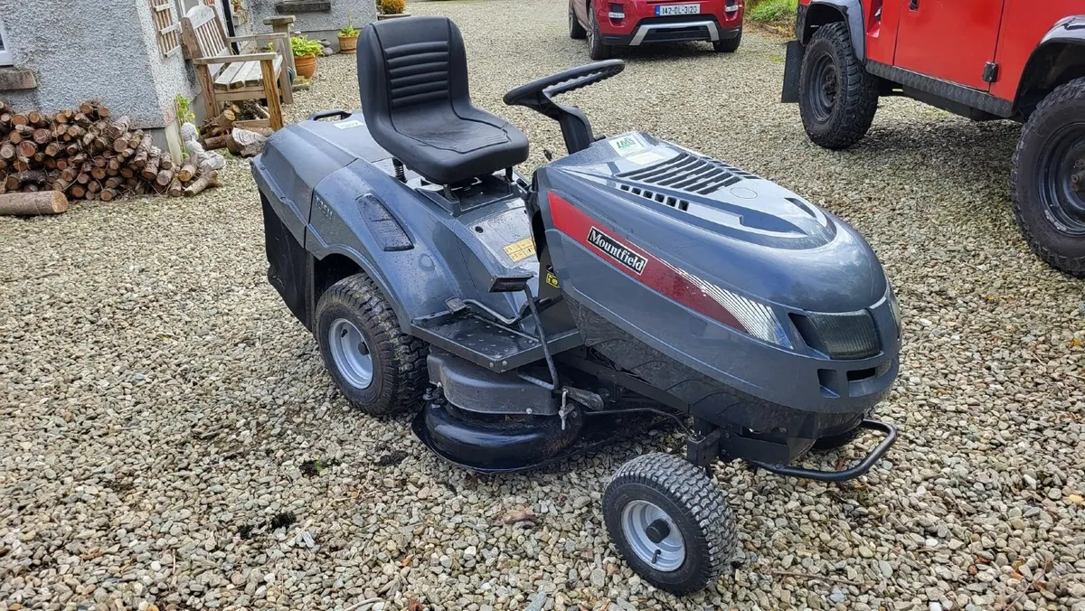 Ride on mower - Image 1
