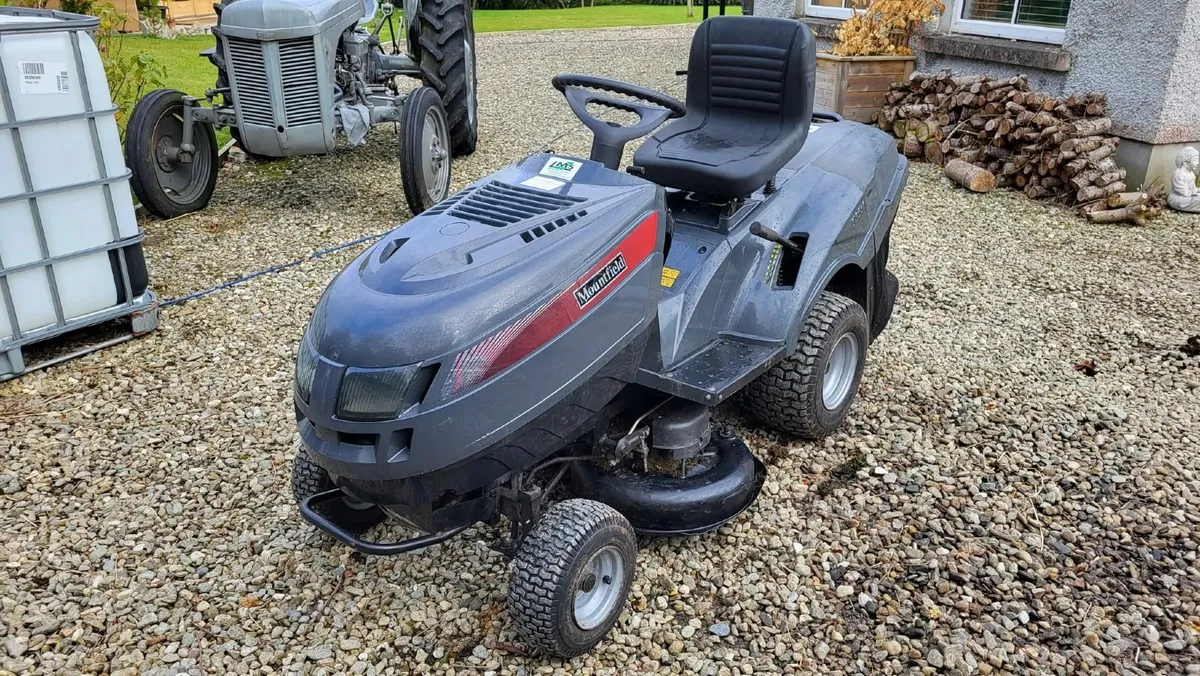 Ride on mower - Image 2