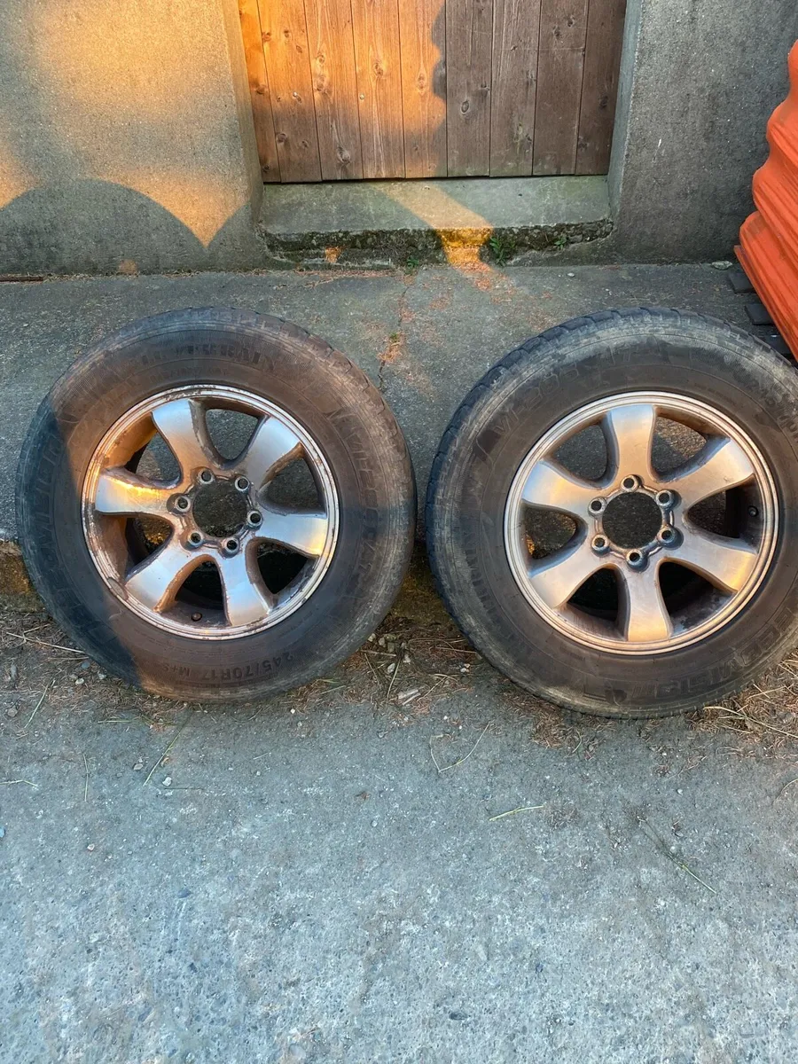 Landcruiser alloys and tyres - Image 1