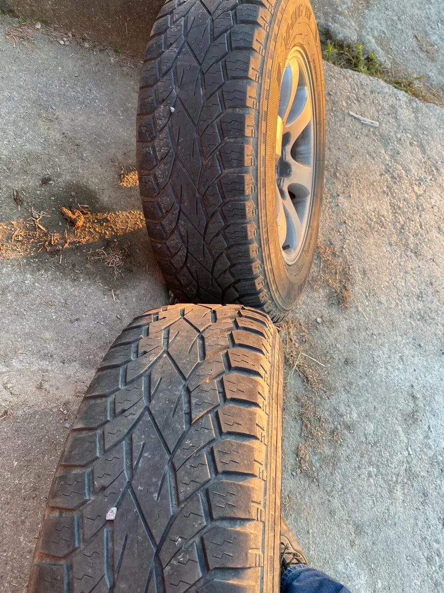 Landcruiser alloys and tyres - Image 4