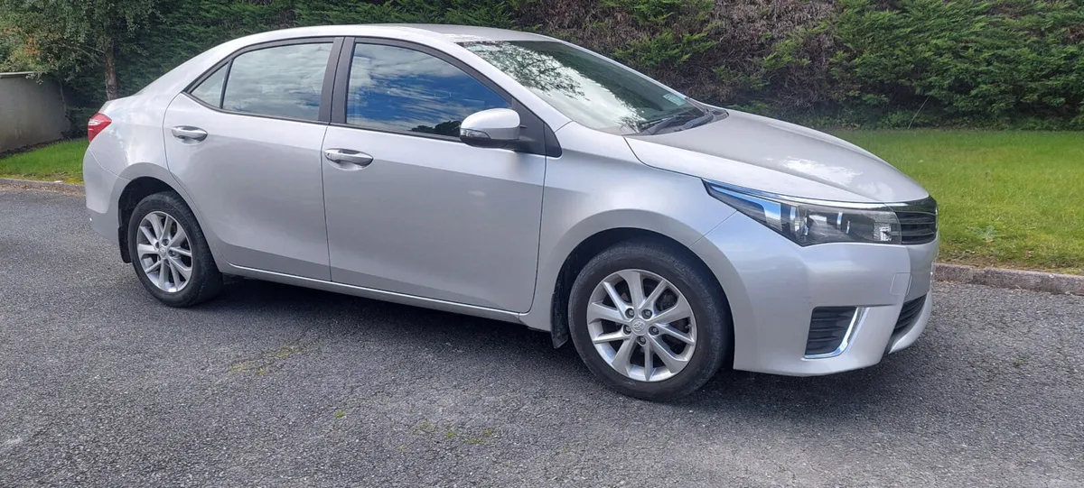 Toyota Corolla 2015 Petrol - Image 2
