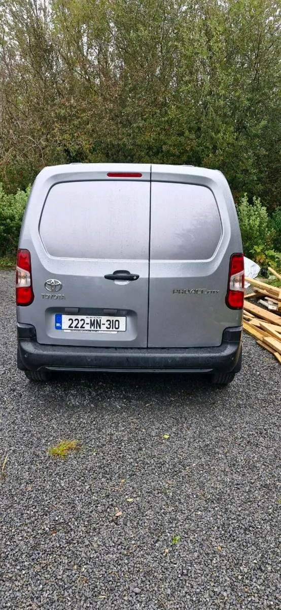 Commercial Van - Image 4