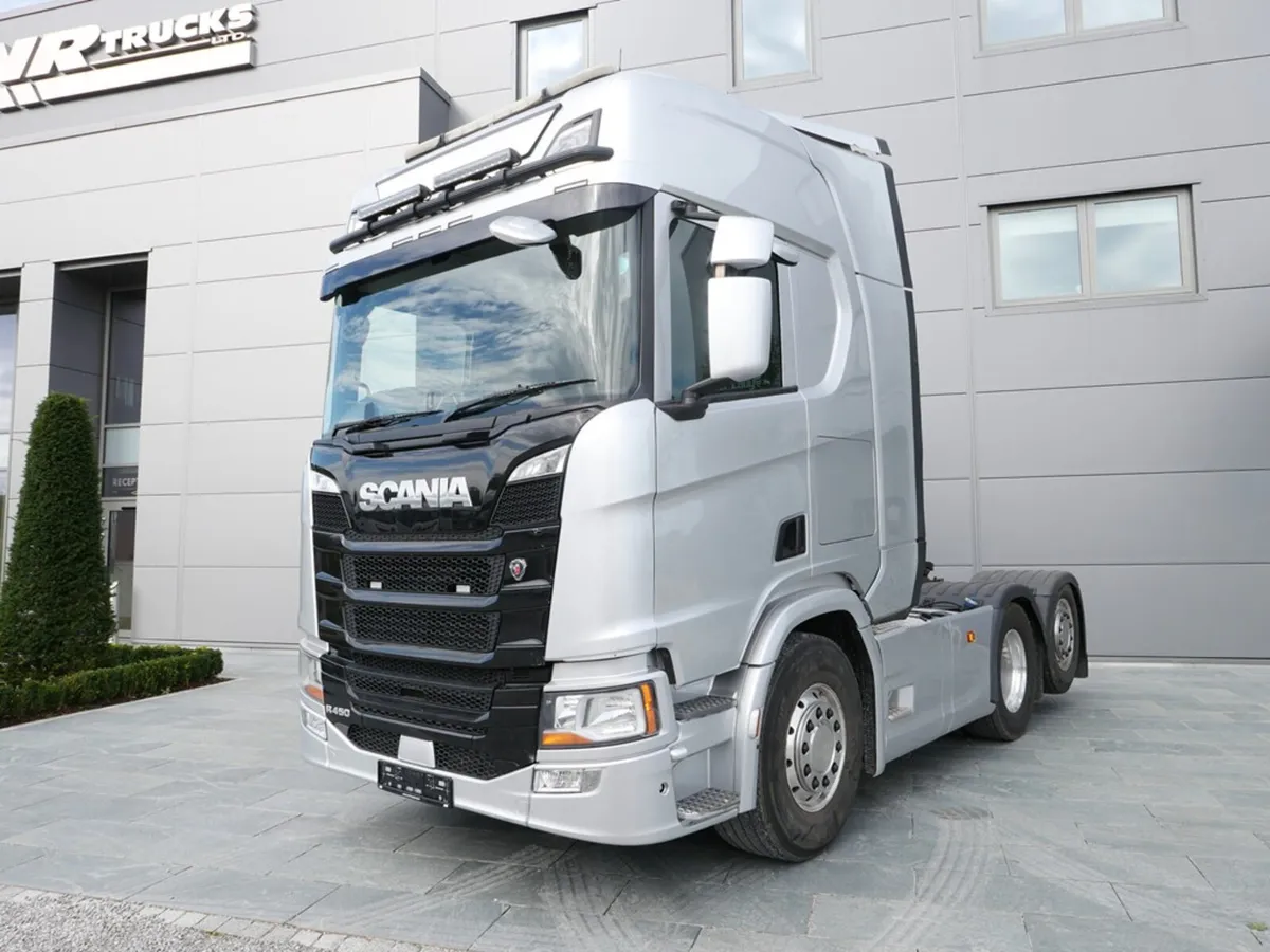 Scania R450 NG Highline 6x2  Tag Axle Auto Gearbox - Image 4