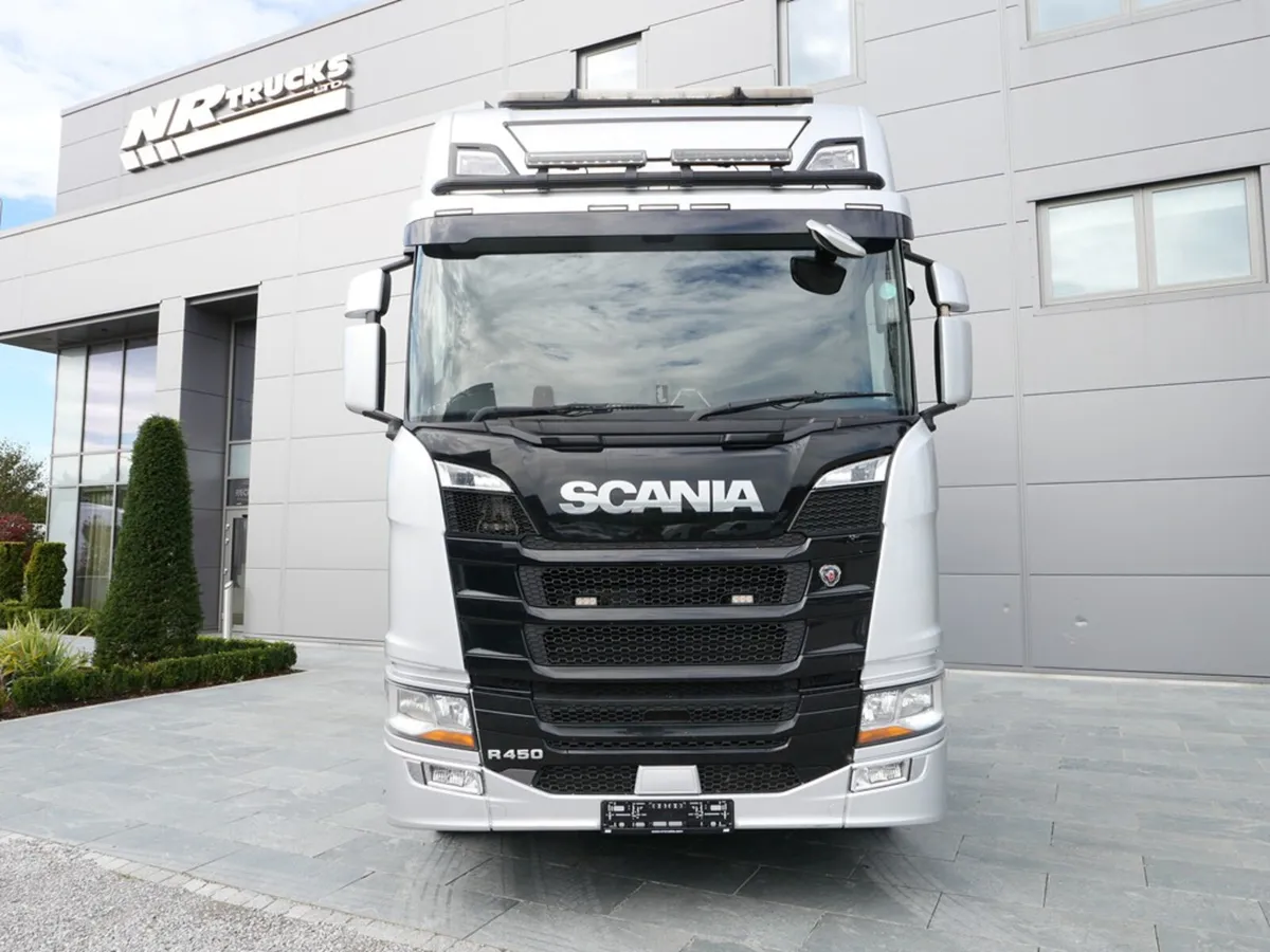 Scania R450 NG Highline 6x2  Tag Axle Auto Gearbox - Image 3