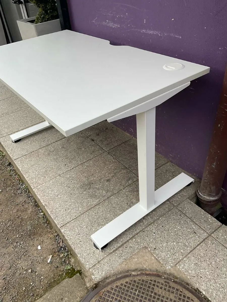 1360 white rectangular office desk - Image 4