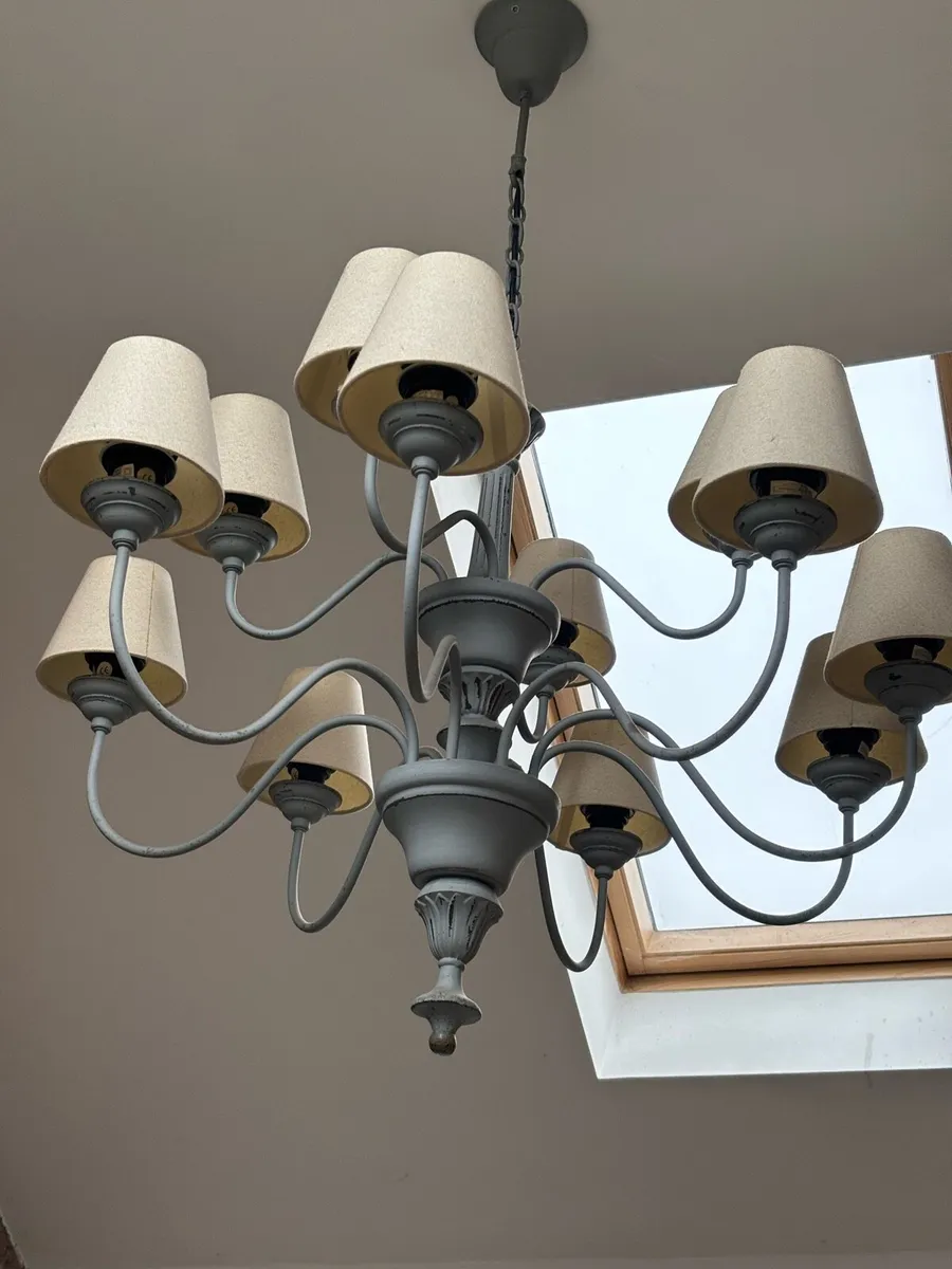 Ceiling hanging light - Image 1