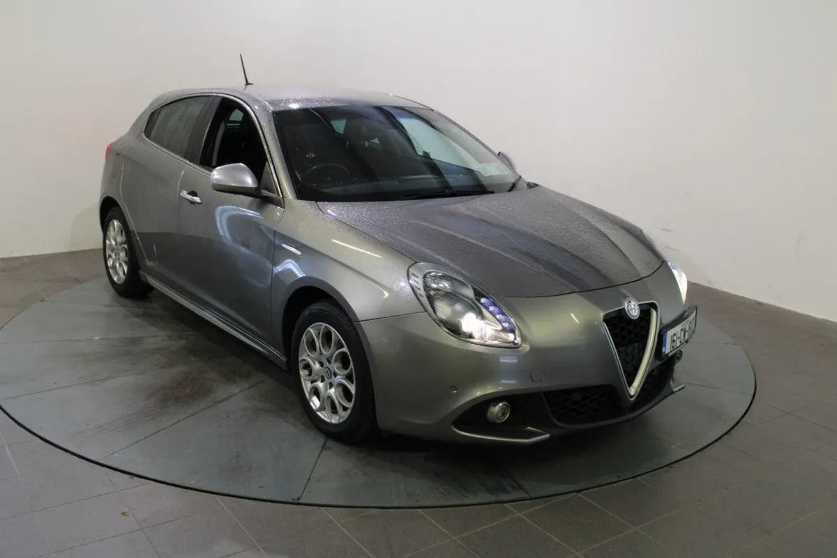 Alfa Romeo Giulietta Giulietta 1.6 Technica Diesel - Image 1