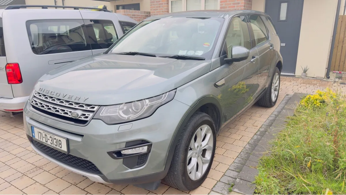 Discovery sports - Image 2