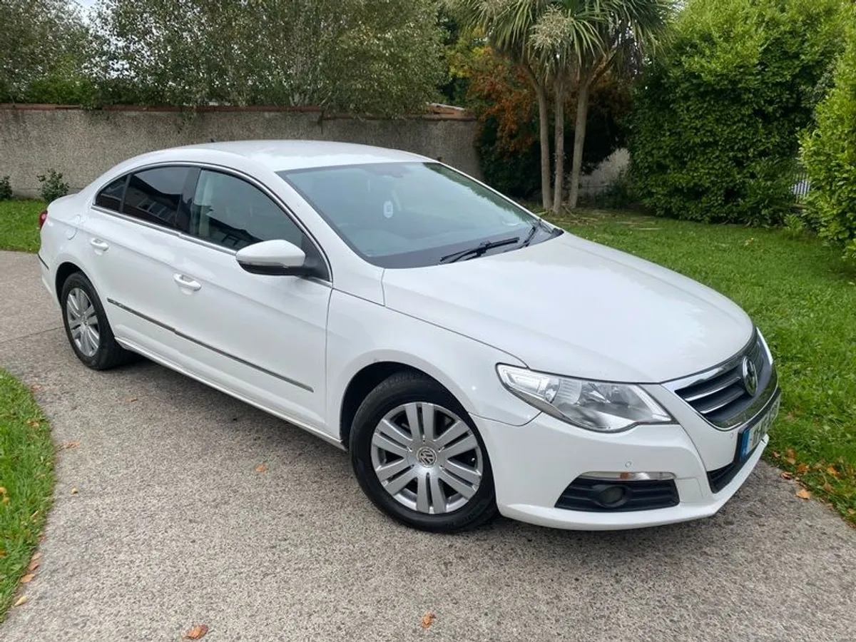 2011 Volkswagen Passat - Image 1