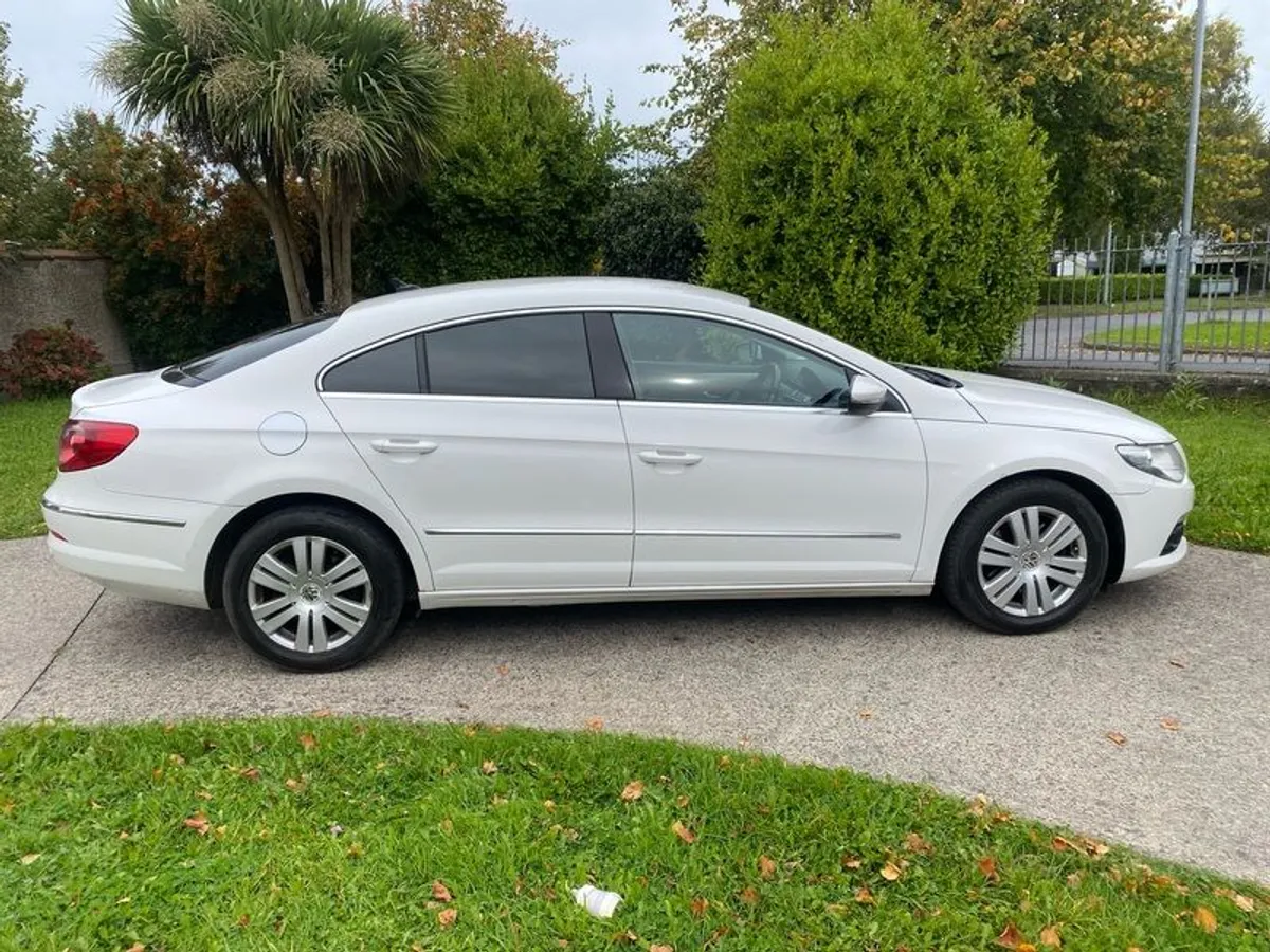 2011 Volkswagen Passat - Image 3