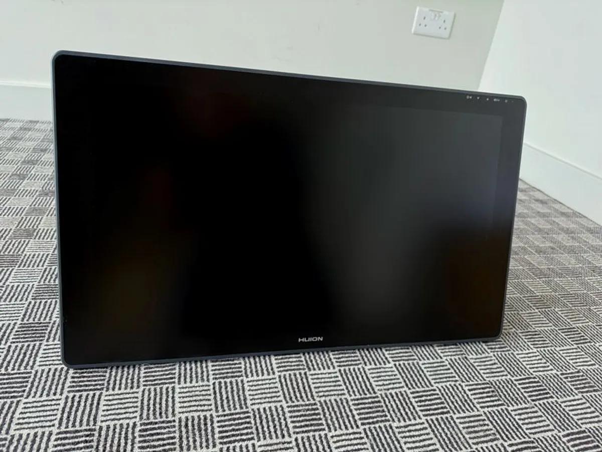 Huion Kamvas 24 Plus Graphics Tablet  Like New Perfect Condition - Image 1