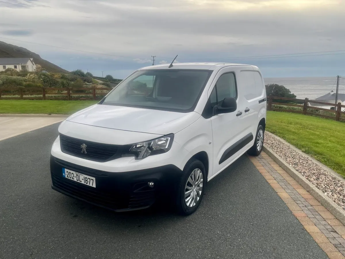2020 Peugeot Partner - Image 2