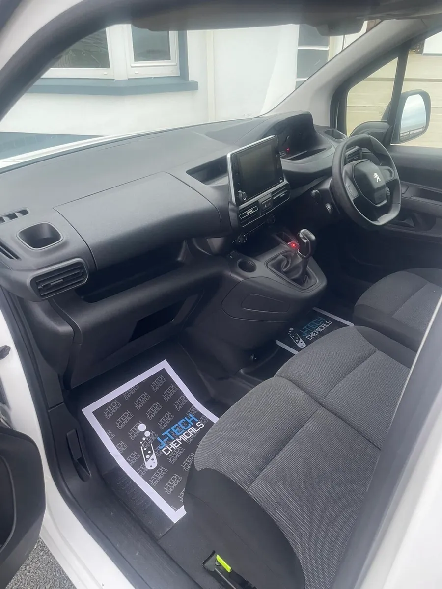 2020 Peugeot Partner - Image 4