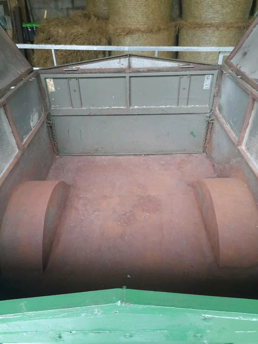 Trailer - Image 2