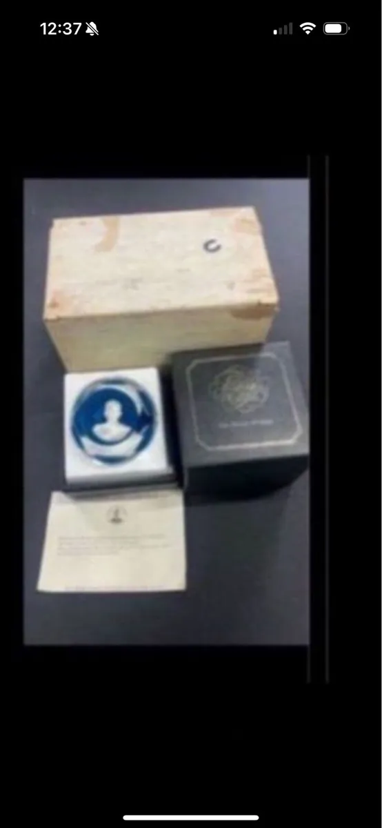 4 pinches baccarat commemorative paperweights - Image 2