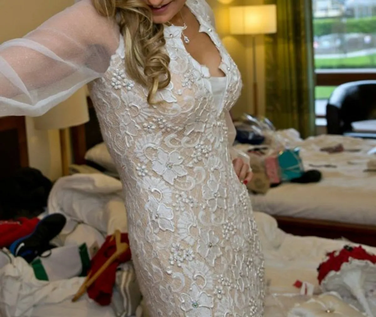 Stunning fitted Wedding dress - Image 1