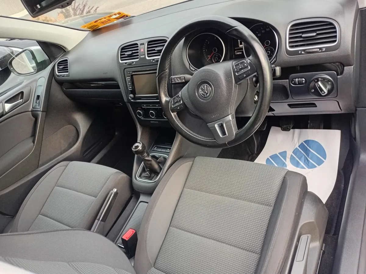 Volkswagen Golf 2012 - Image 2