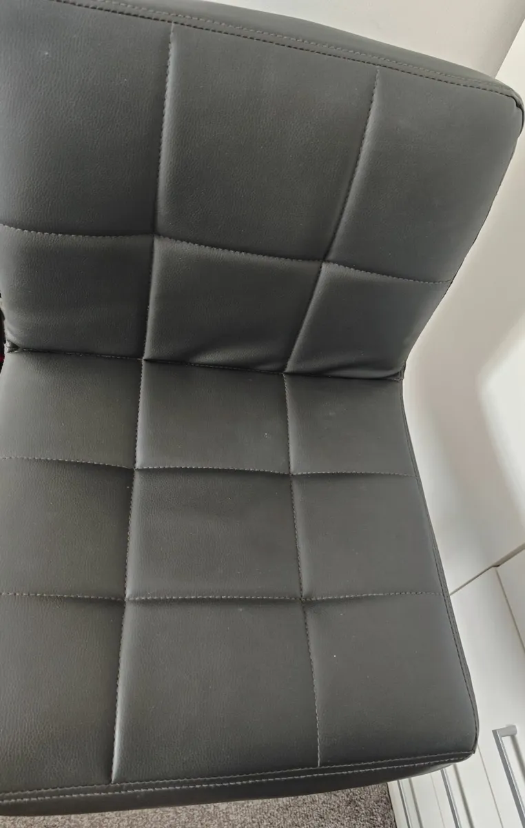 Bar chairs - Image 2