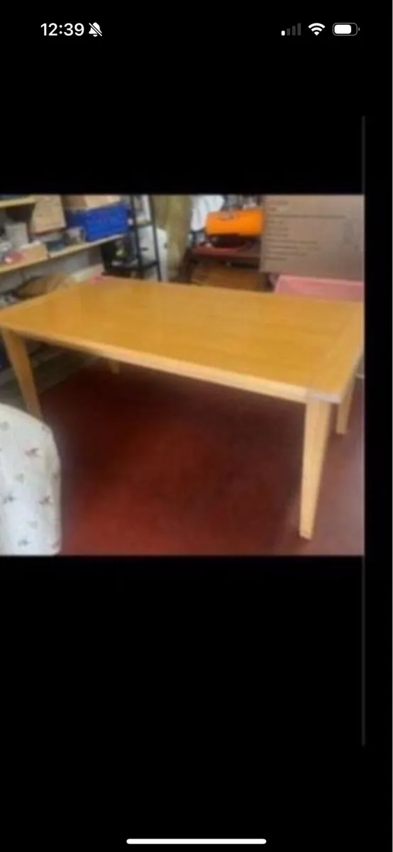Kitchen table - Image 1