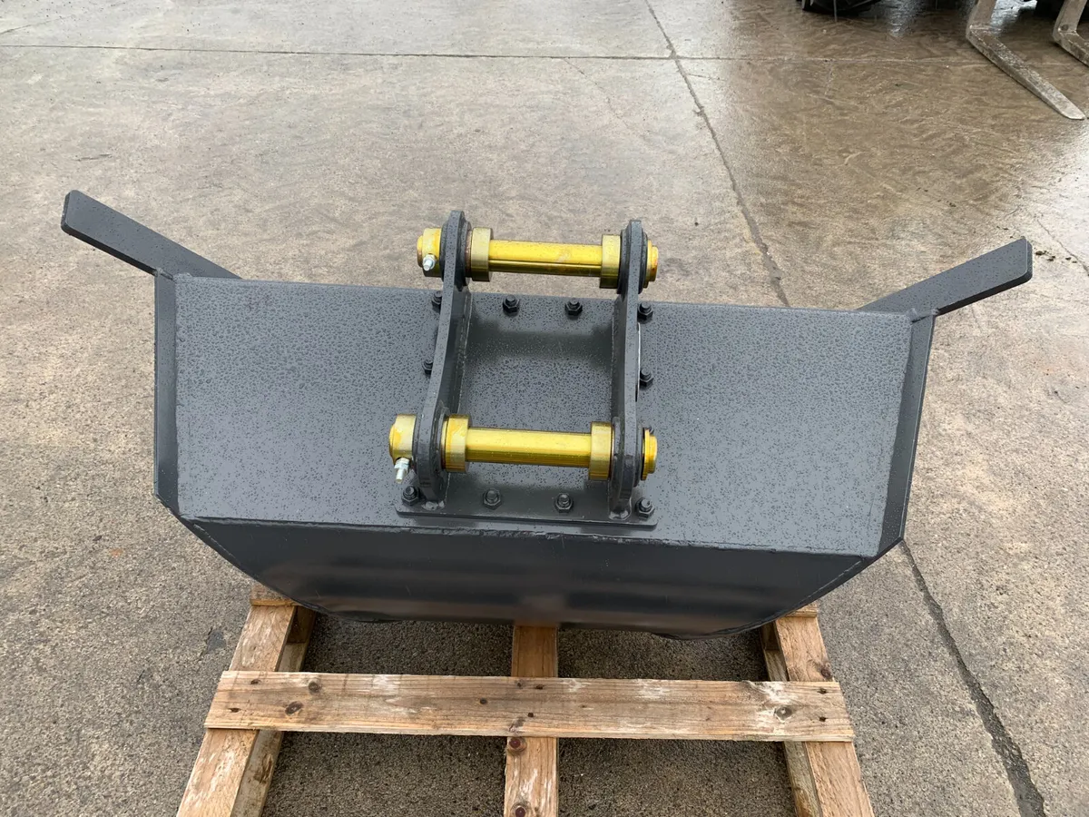 UNRESERVED NEW "V" EXCAVATOR BUCKET FOR AUCTION - Image 3