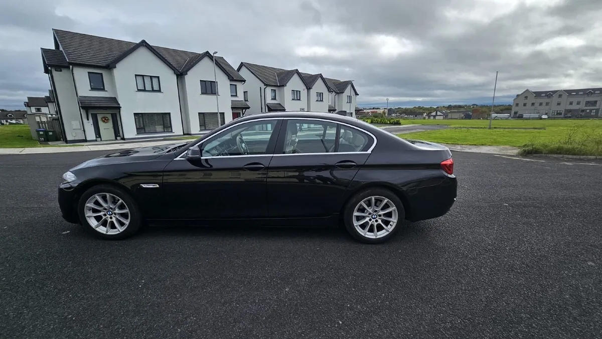 BMW 5-Series 2015 - Image 3