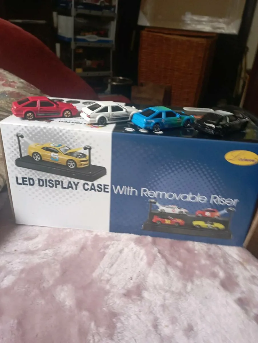PREMIERT HOT WHEELS DIE-CAST MODLES   1-64 SCALE - Image 3