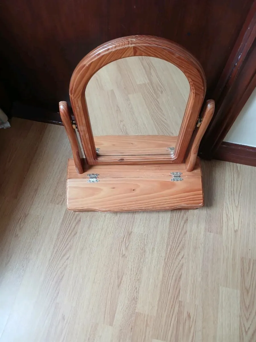 Mirror  with storage drawer - Image 2