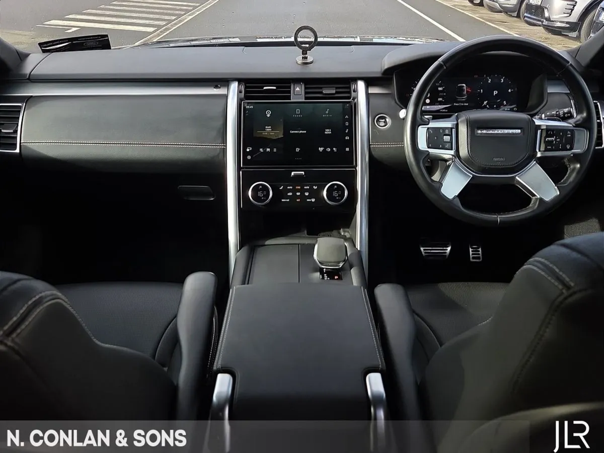 Land Rover Discovery 3.0d Dynamic HSE 7 Seater  b - Image 4