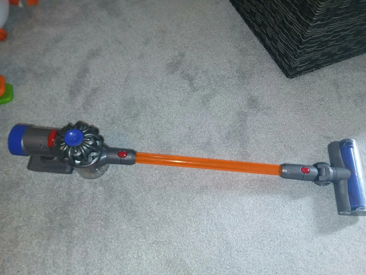 Dyson - Cordless Vaccum (Toy)    €10 - Image 2