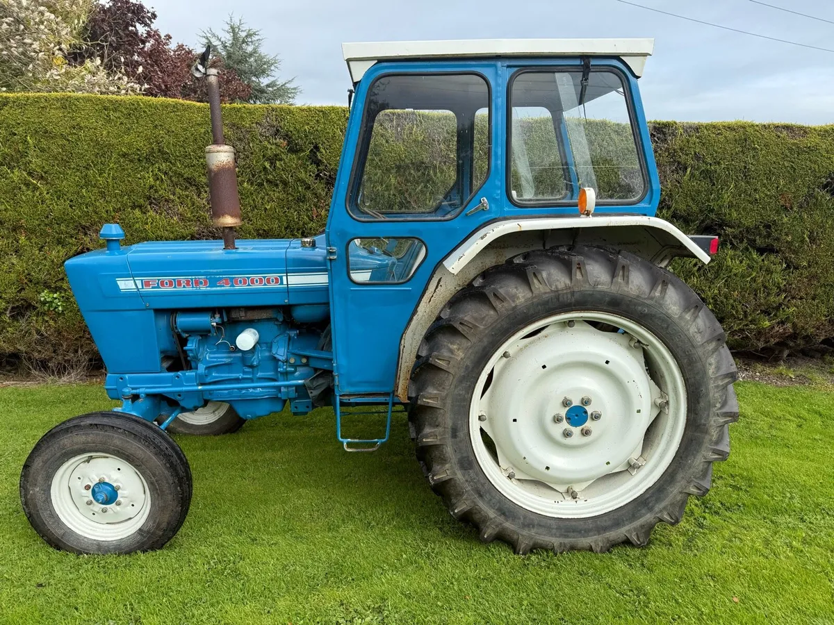 Ford 4000 Tractor - Image 1