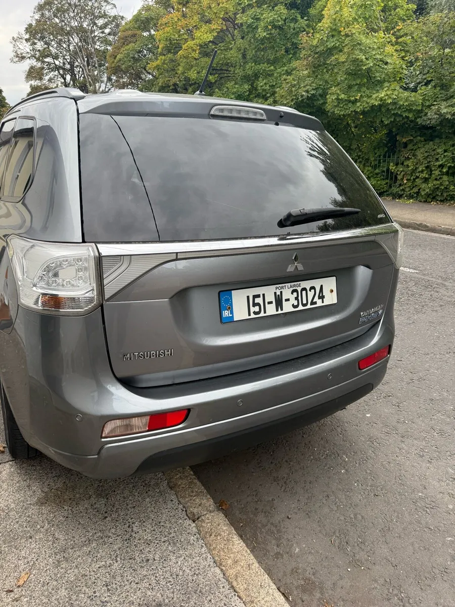 Mitsubishi Outlander 2015,plug-in Hybrid,low miles - Image 3